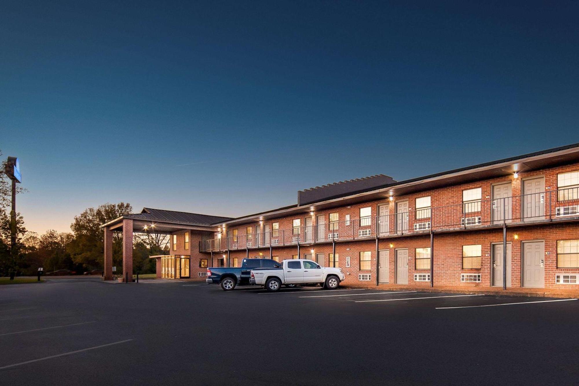 Days Inn By Wyndham Brownsville Dış mekan fotoğraf